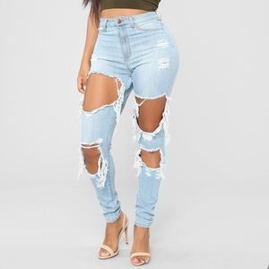 FASHIONNOVA Syracuse Distressed Jeans